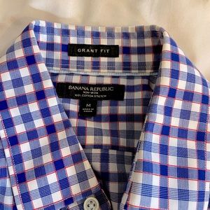Banana Republic Men’s Medium Grant fit dress shirt